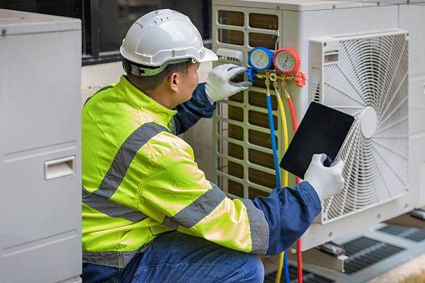 Professional Ac Installation technician working in Lehigh Acres, FL